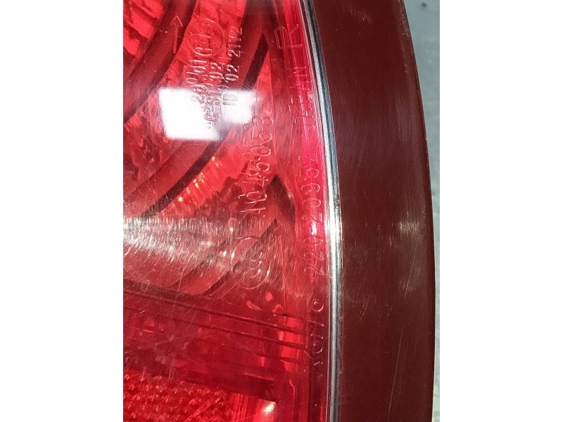 Recambio de piloto trasero derecho para subaru legacy familiar/outback b13 (bp) referencia OEM IAM 22020952 A045053 