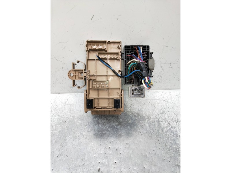 Recambio de caja reles / fusibles para saab 9-3 berlina referencia OEM IAM 82201AG041  