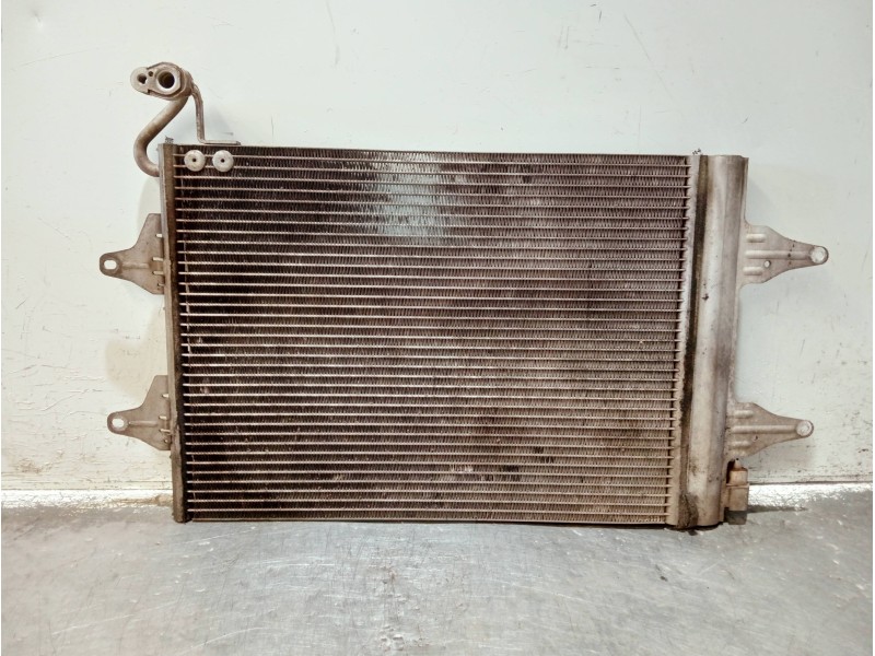 Recambio de condensador / radiador aire acondicionado para volkswagen polo (9n3) referencia OEM IAM 6Q0820411J  