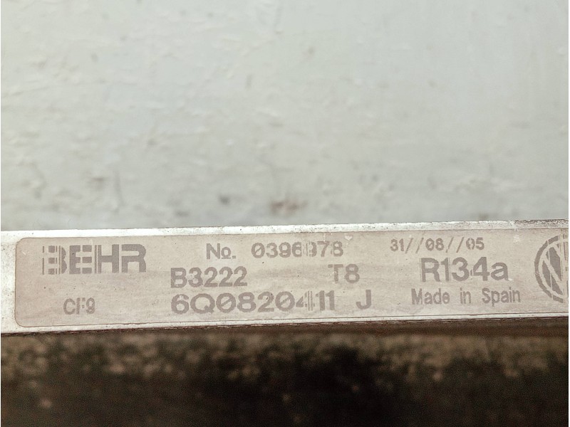 Recambio de condensador / radiador aire acondicionado para volkswagen polo (9n3) referencia OEM IAM 6Q0820411J  