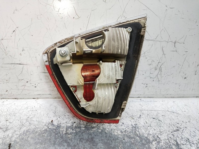 Recambio de piloto trasero izquierdo interior para bmw serie 3 berlina (e90) referencia OEM IAM 6937459  