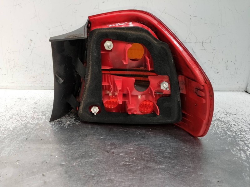 Recambio de piloto trasero izquierdo para bmw serie 3 berlina (e90) referencia OEM IAM 6937457  