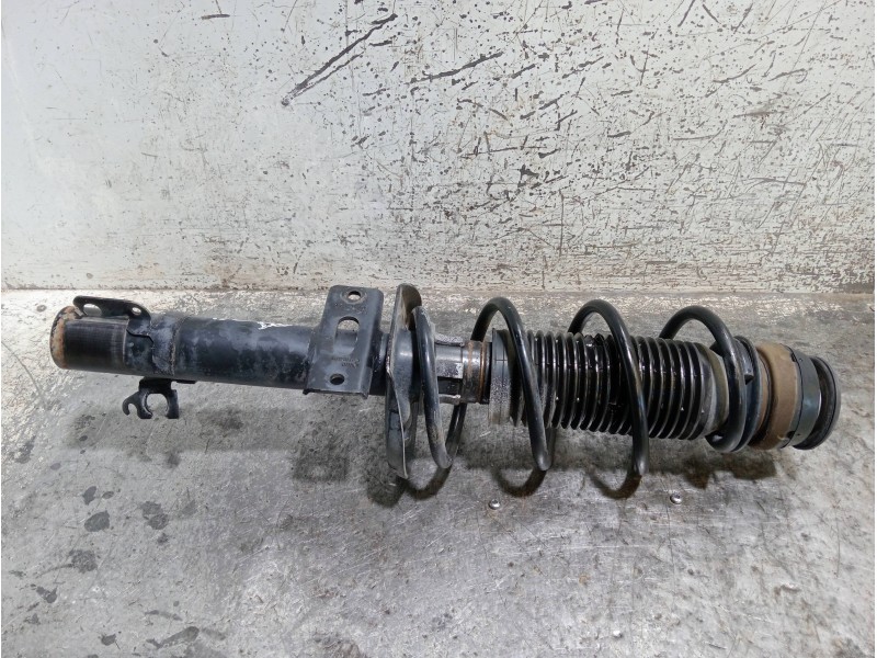 Recambio de amortiguador delantero derecho para audi a1 (8x) ambition referencia OEM IAM 6R0413031S  