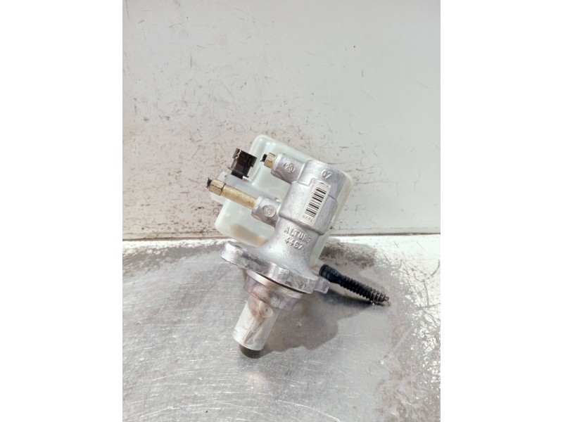 Recambio de bomba freno para opel astra gtc referencia OEM IAM 32067271  