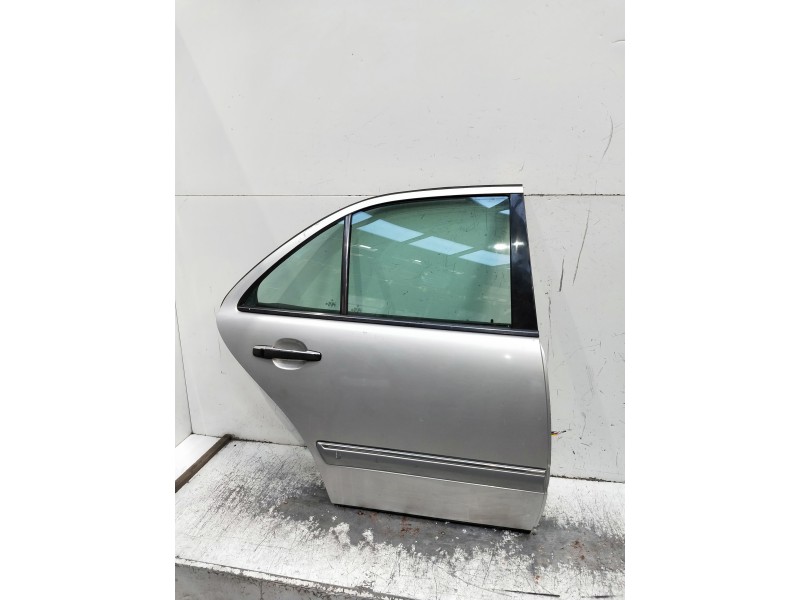 Recambio de puerta trasera derecha para mercedes clase e (w210) berlina diesel referencia OEM IAM   4P