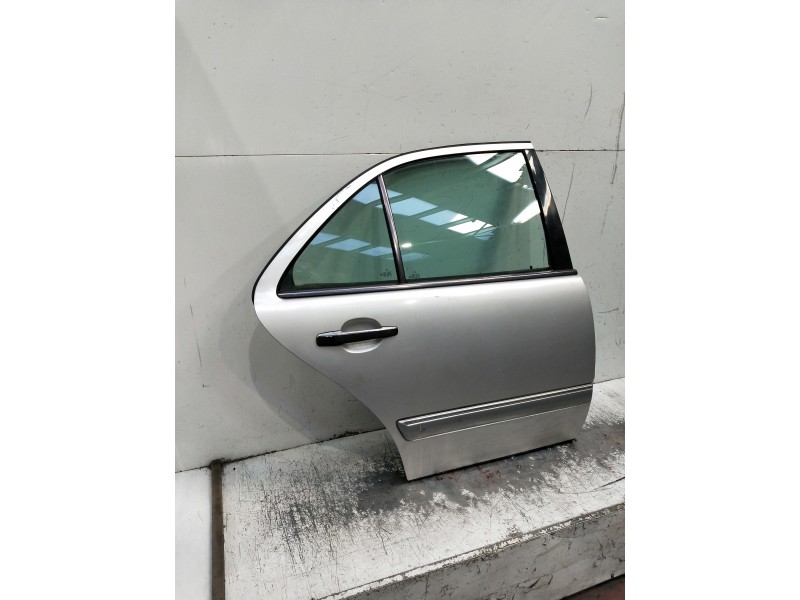 Recambio de puerta trasera derecha para mercedes clase e (w210) berlina diesel referencia OEM IAM   4P