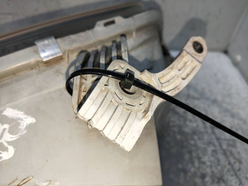 Recambio de faro izquierdo para chevrolet kalos referencia OEM IAM 00002085  