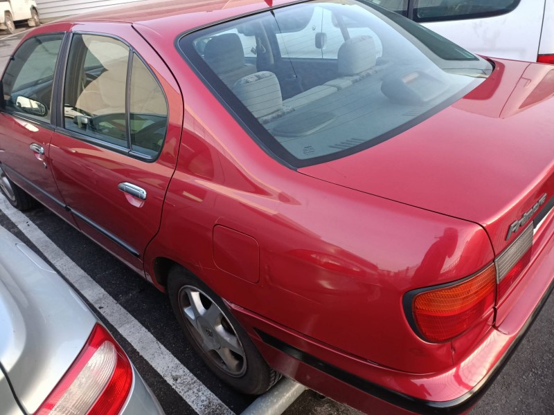 nissan primera berlina (p11) del año 2000