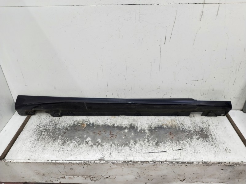 Recambio de faldon lateral para mercedes clase c (w206) c 220 d referencia OEM IAM   