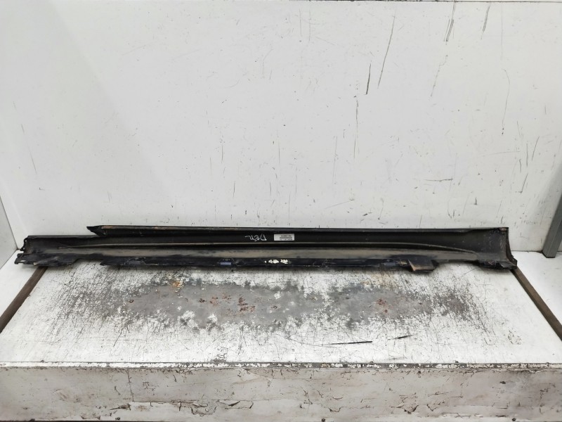 Recambio de faldon lateral para mercedes clase c (w206) c 220 d referencia OEM IAM   