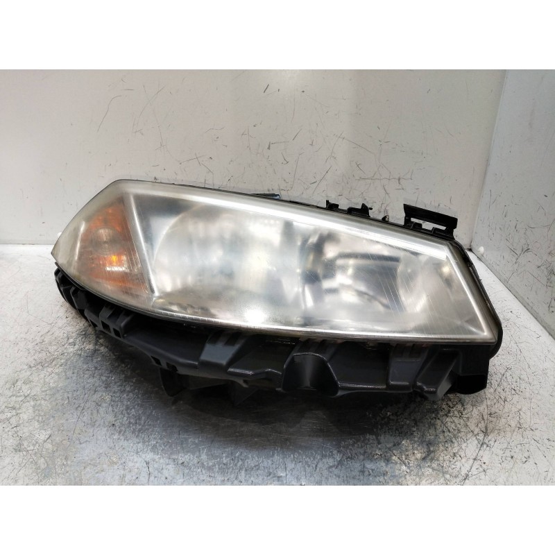 Recambio de faro derecho para renault megane ii berlina 3p 1.5 dci diesel referencia OEM IAM 7701064017 PARA PULIR 