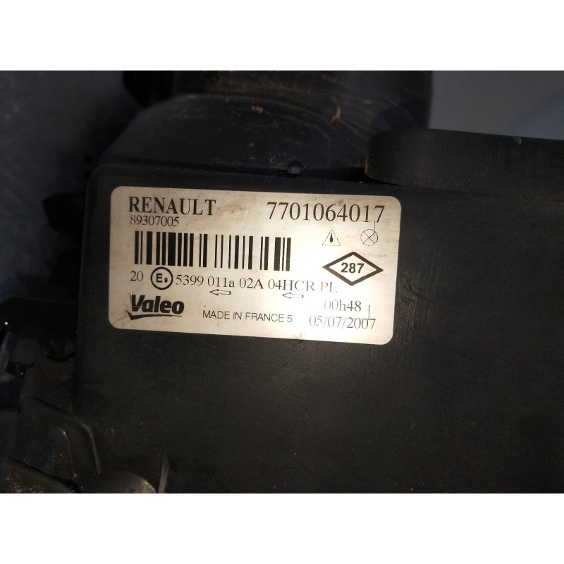 Recambio de faro derecho para renault megane ii berlina 3p 1.5 dci diesel referencia OEM IAM 7701064017 PARA PULIR 
