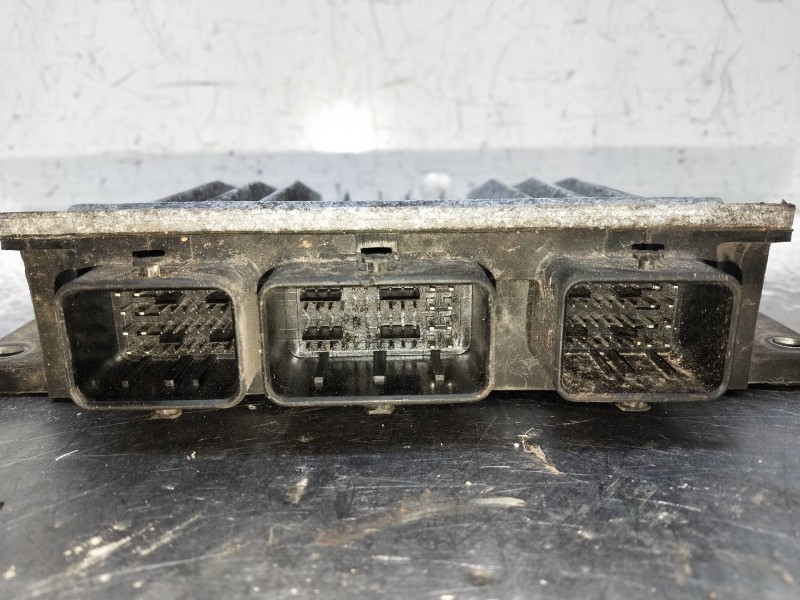 Recambio de centralita motor uce para renault megane ii berlina 3p 1.5 dci diesel referencia OEM IAM 8200334419 8200374152 