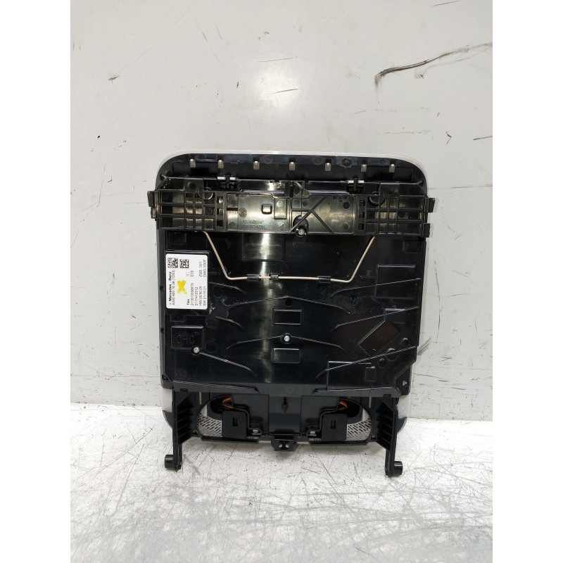Recambio de luz interior para mercedes clase c (w206) c 220 d referencia OEM IAM A0009001638 211610058679 2117410312