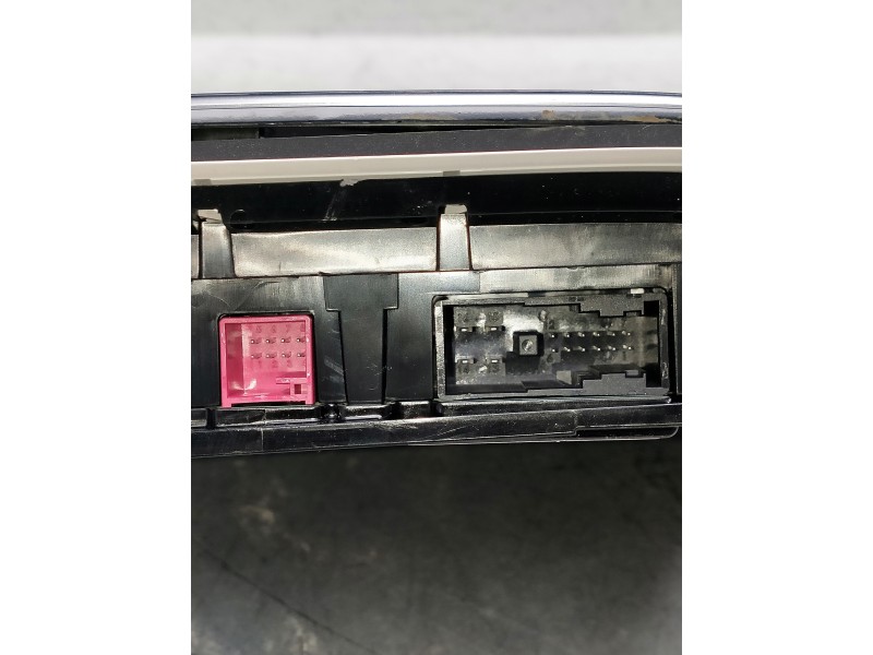 Recambio de luz interior para mercedes clase c (w206) c 220 d referencia OEM IAM A0009001638 211610058679 2117410312