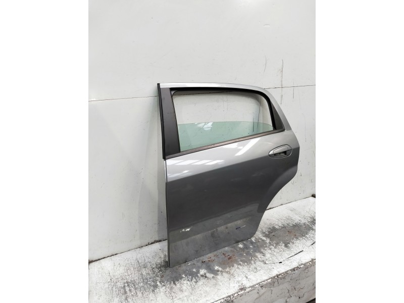 Recambio de puerta trasera izquierda para fiat grande punto (199) referencia OEM IAM   5P