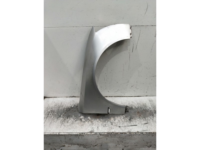 Recambio de aleta delantera derecha para audi a8 (4e2) 4.2 quattro referencia OEM IAM   