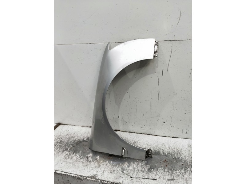 Recambio de aleta delantera derecha para audi a8 (4e2) 4.2 quattro referencia OEM IAM   