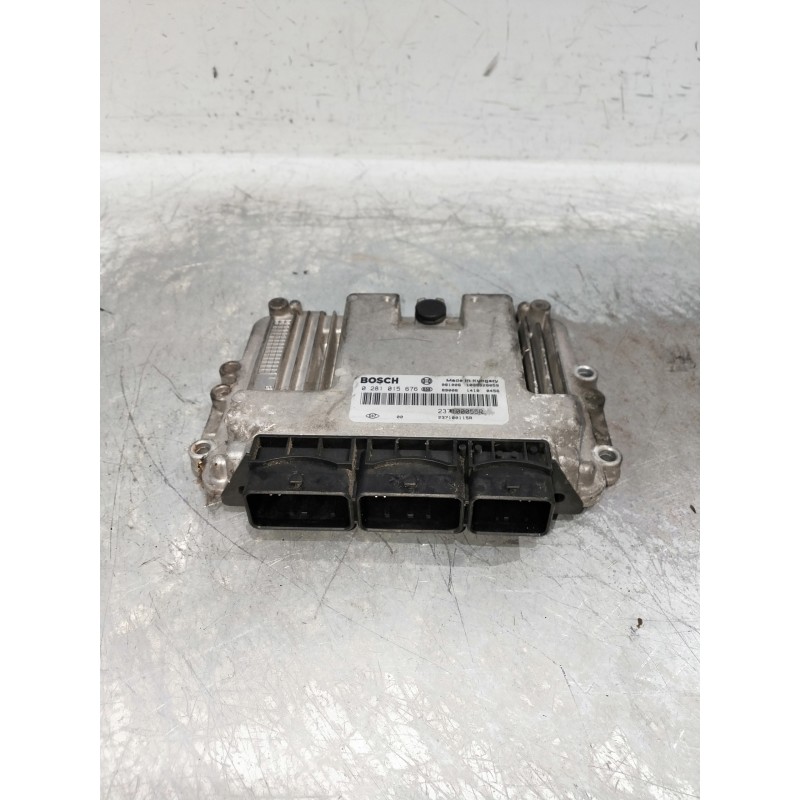 Recambio de centralita motor uce para renault megane iii berlina 5 p referencia OEM IAM 0281015676 1039S28059 237100055R