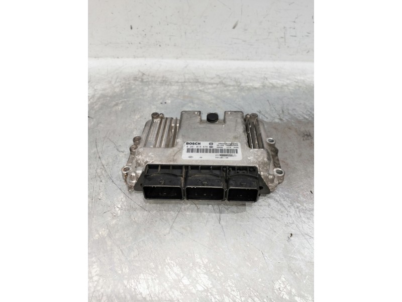 Recambio de centralita motor uce para renault megane iii berlina 5 p referencia OEM IAM 0281015676 1039S28059 237100055R