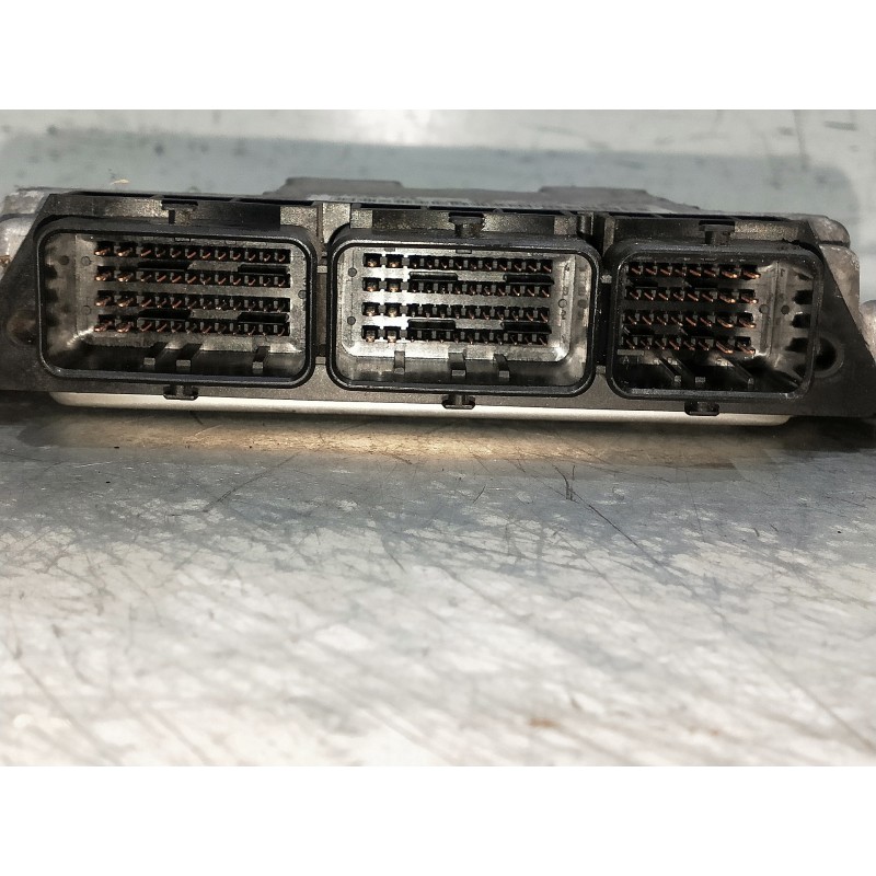 Recambio de centralita motor uce para renault megane iii berlina 5 p referencia OEM IAM 0281015676 1039S28059 237100055R