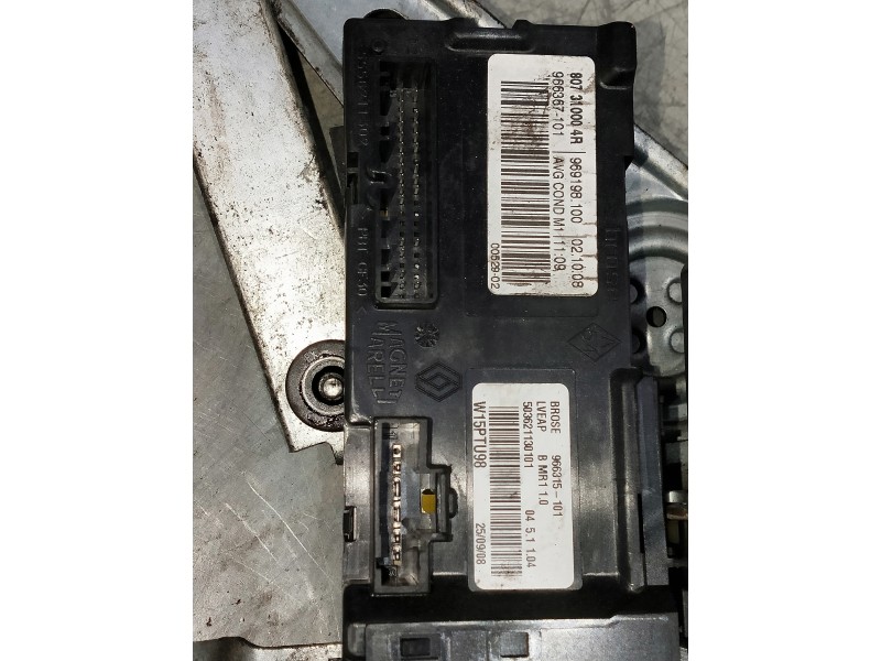 Recambio de elevalunas delantero izquierdo para renault megane iii berlina 5 p referencia OEM IAM 807310004R 966367101 5P