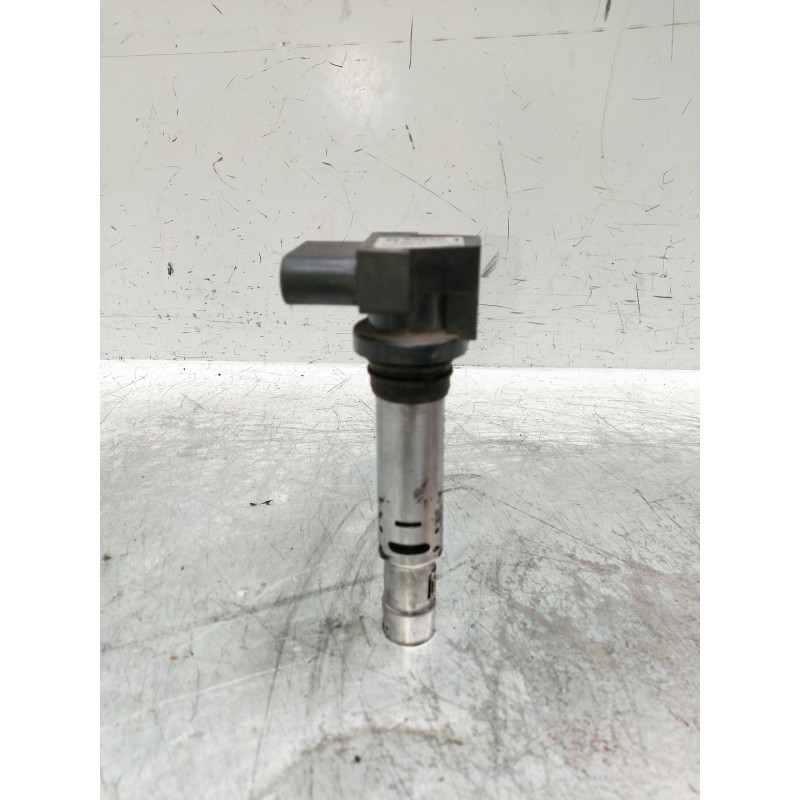 Recambio de bobina encendido para volkswagen polo (9n3) referencia OEM IAM 0986221023  BOSCH