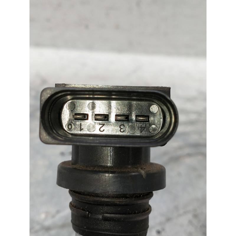 Recambio de bobina encendido para volkswagen polo (9n3) referencia OEM IAM 0986221023  