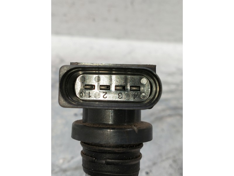 Recambio de bobina encendido para volkswagen polo (9n3) referencia OEM IAM 0986221023  