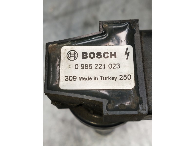 Recambio de bobina encendido para volkswagen polo (9n3) referencia OEM IAM 0986221023  