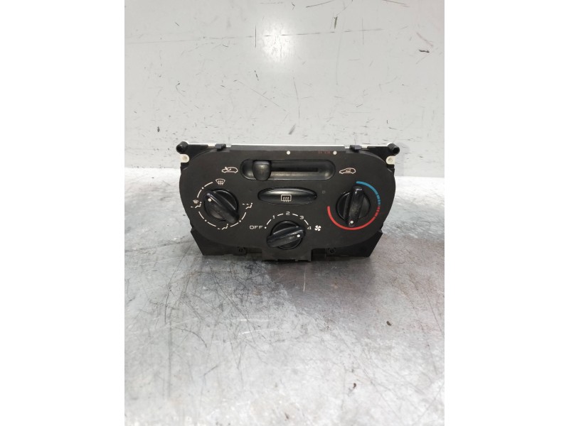 Recambio de mando calefaccion / aire acondicionado para peugeot 206 berlina referencia OEM IAM 1068901  