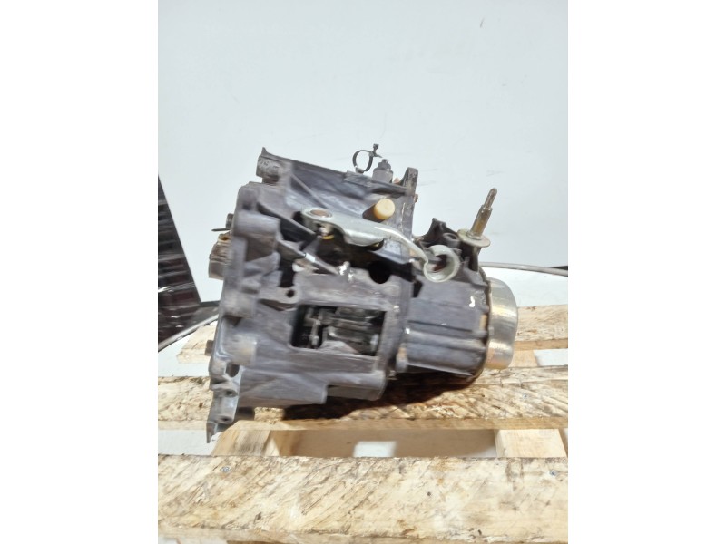 Recambio de caja cambios para peugeot 309 referencia OEM IAM 20CL04 3895517 5V