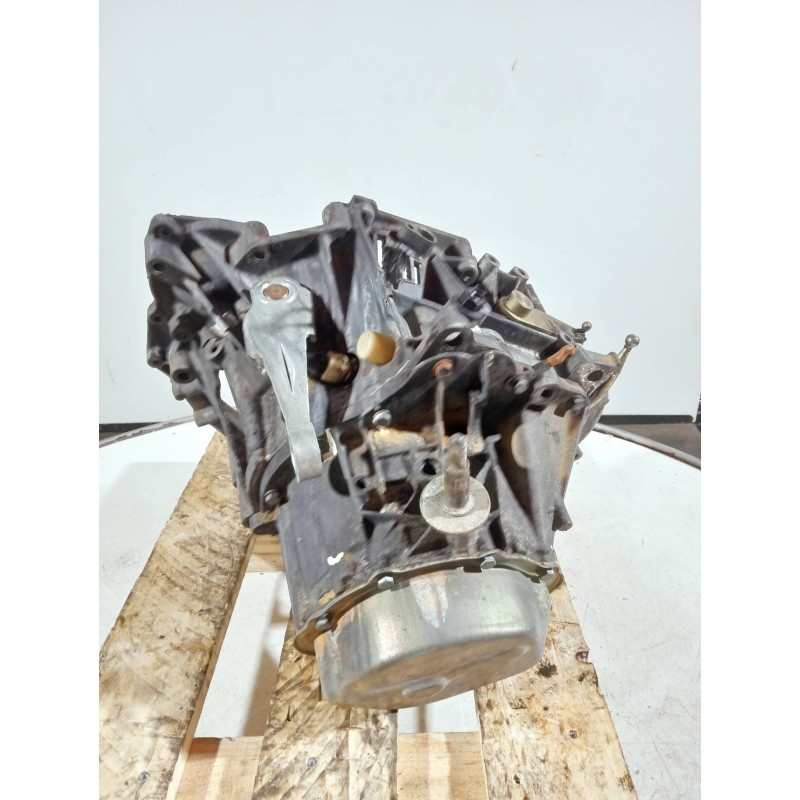 Recambio de caja cambios para peugeot 309 referencia OEM IAM 20CL04 3895517 5V