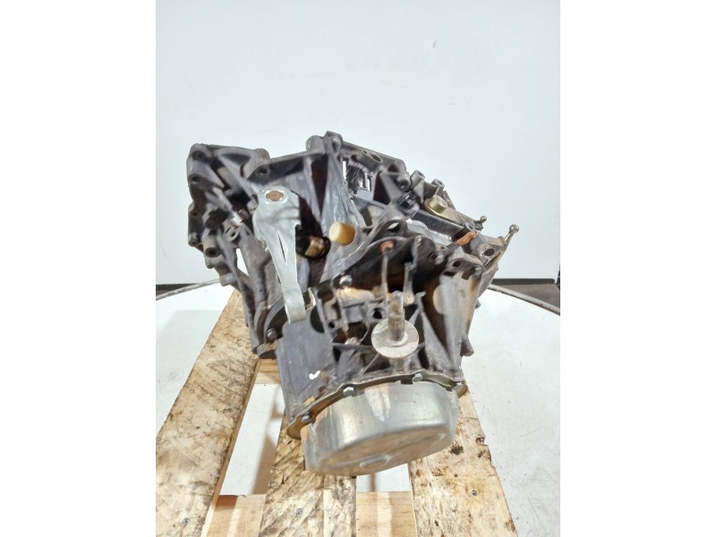 Recambio de caja cambios para peugeot 309 referencia OEM IAM 20CL04 3895517 5V