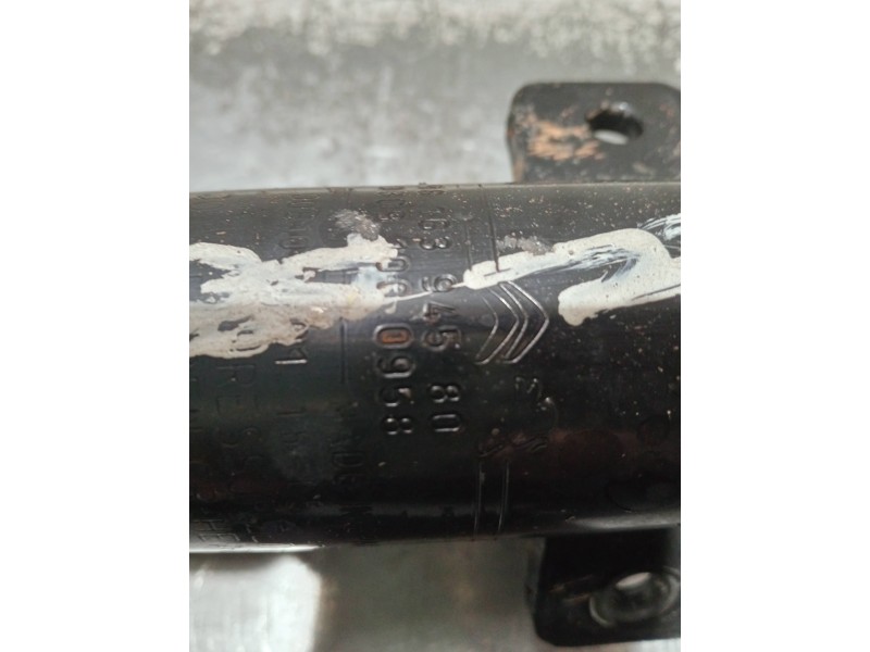 Recambio de amortiguador delantero derecho para peugeot 308 referencia OEM IAM 9816394580  