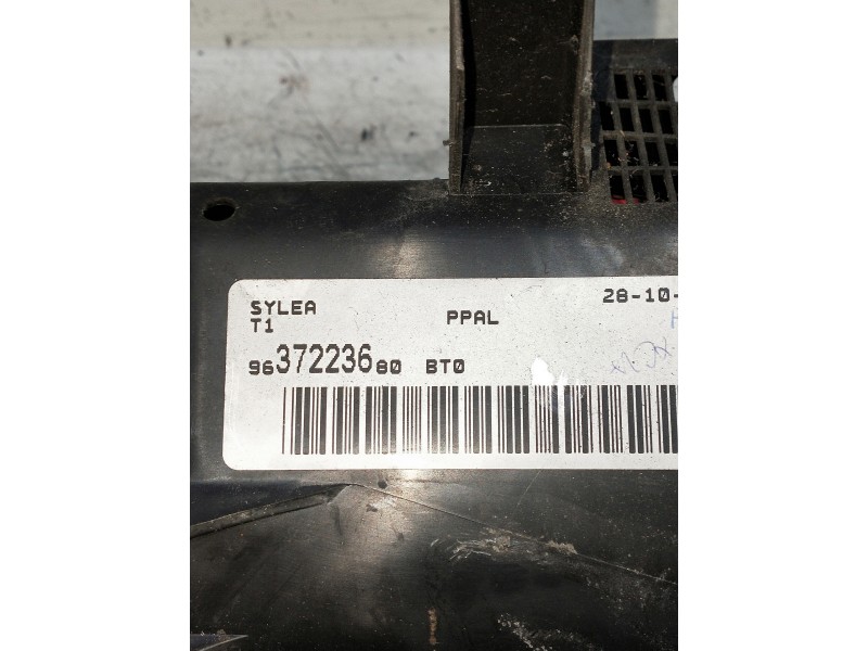 Recambio de caja reles / fusibles para peugeot 206 berlina referencia OEM IAM 9637223680  