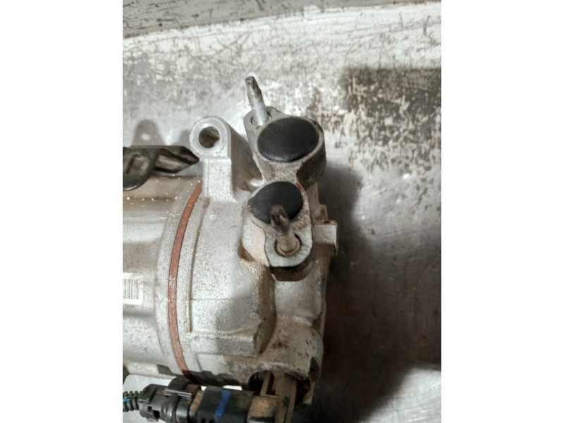 Recambio de compresor aire acondicionado para peugeot 308 referencia OEM IAM 9675655880  