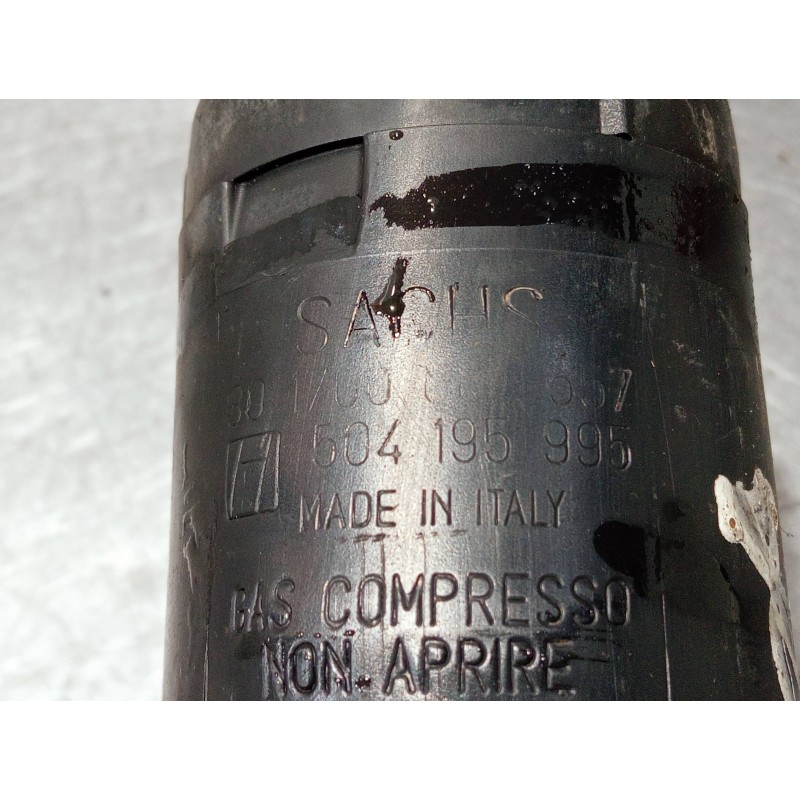 Recambio de amortiguador delantero derecho para iveco daily caja cerrada (1999 =>) referencia OEM IAM 504195995  