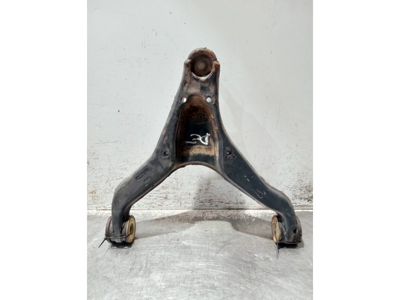 Recambio de brazo suspension inferior delantero derecho para iveco daily caja cerrada (1999 =>) referencia OEM IAM 500334486  