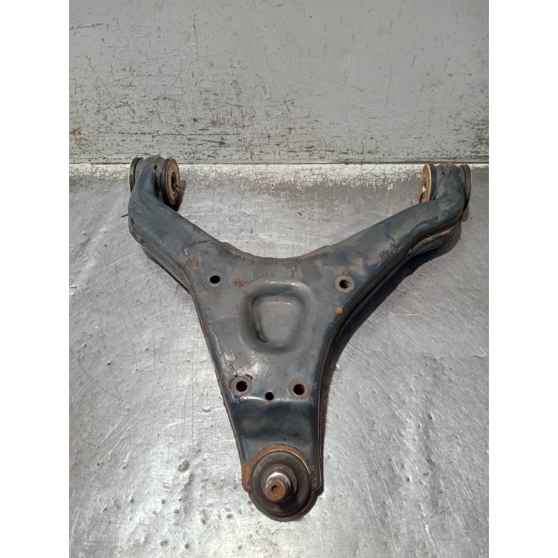Recambio de brazo suspension inferior delantero derecho para iveco daily caja cerrada (1999 =>) referencia OEM IAM 500334486  