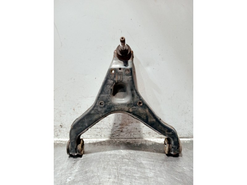 Recambio de brazo suspension inferior delantero izquierdo para iveco daily caja cerrada (1999 =>) referencia OEM IAM 500334487  