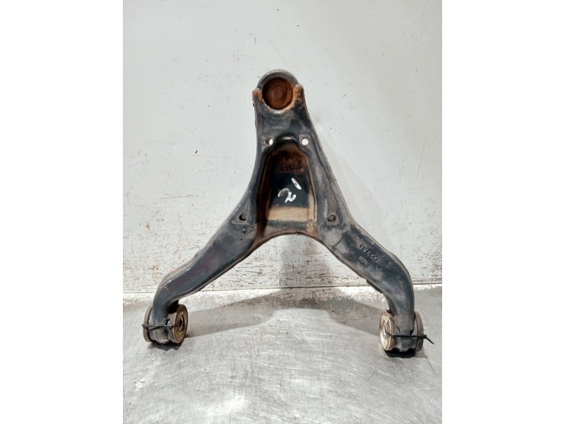 Recambio de brazo suspension inferior delantero izquierdo para iveco daily caja cerrada (1999 =>) referencia OEM IAM 500334487  