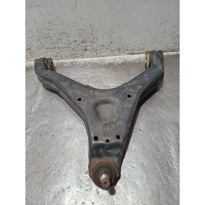 Recambio de brazo suspension inferior delantero izquierdo para iveco daily caja cerrada (1999 =>) referencia OEM IAM 500334487  