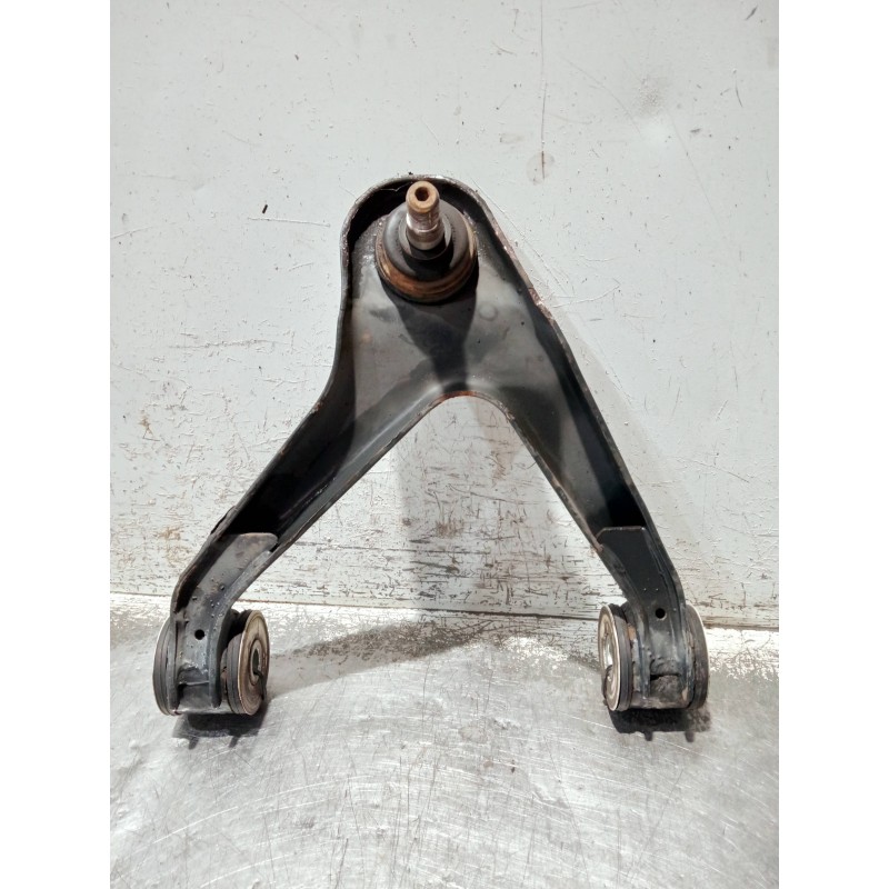 Recambio de brazo suspension superior delantero derecho para iveco daily caja cerrada (1999 =>) referencia OEM IAM 500379805  
