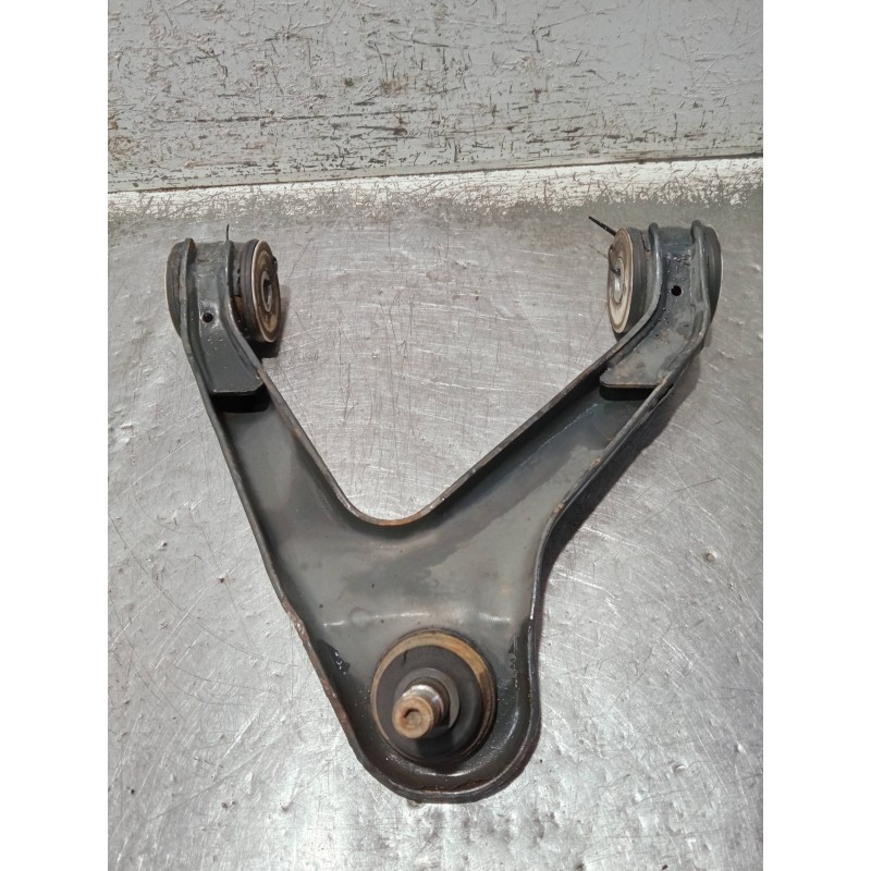 Recambio de brazo suspension superior delantero derecho para iveco daily caja cerrada (1999 =>) referencia OEM IAM 500379805  