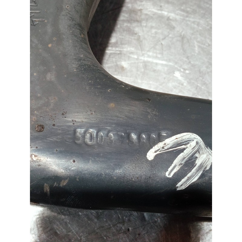 Recambio de brazo suspension superior delantero derecho para iveco daily caja cerrada (1999 =>) referencia OEM IAM 500379805  