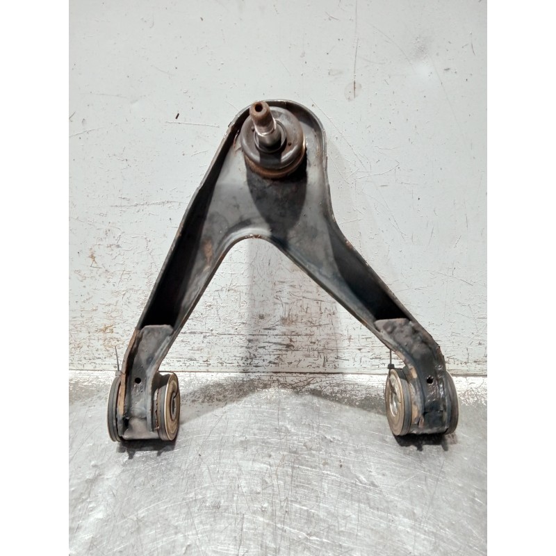 Recambio de brazo suspension superior delantero izquierdo para iveco daily caja cerrada (1999 =>) referencia OEM IAM 500379804  