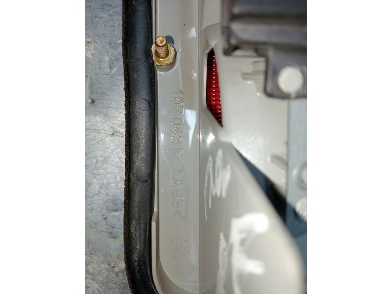 Recambio de piloto trasero derecho para mercedes clase e (w210) berlina diesel referencia OEM IAM A2108200264 197042R 