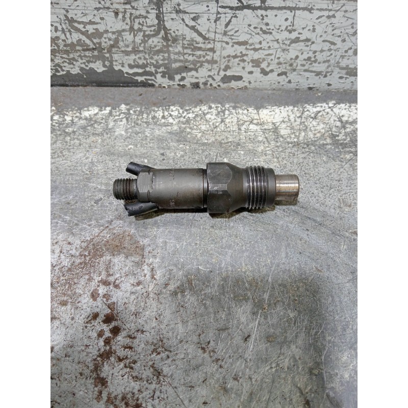 Recambio de inyector para citroen c15 1.8 d referencia OEM IAM LCR6735203D  LUCAS