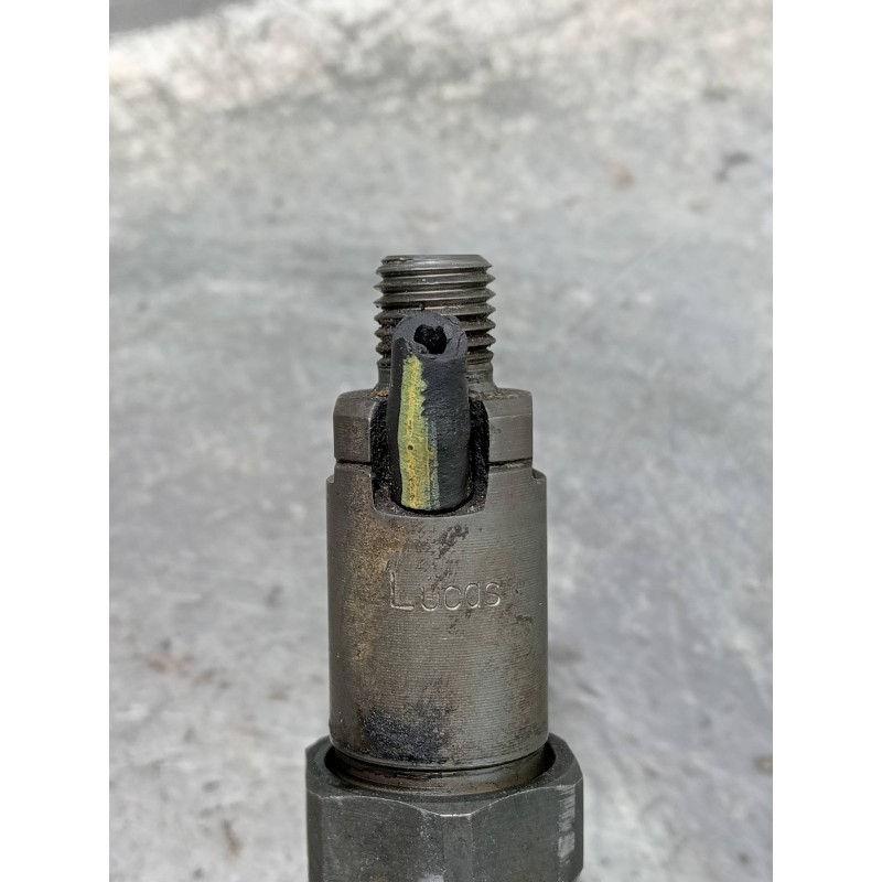 Recambio de inyector para citroen c15 1.8 d referencia OEM IAM LCR6735203D  LUCAS